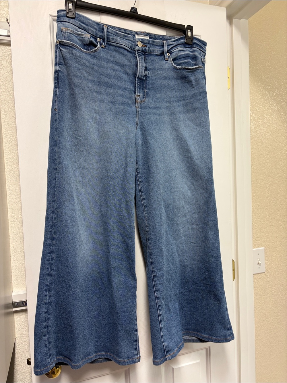 Good American Medium Blue Wide-Leg Flare Jeans